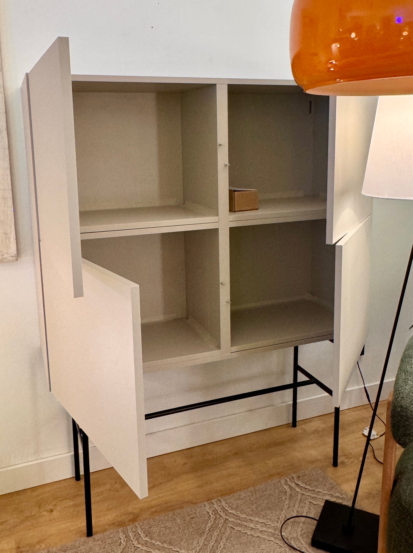 MUEBLE 4 PUERTAS TÓRTOLA