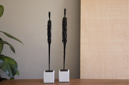 ESCULTURA HOMBRE METAL BASE MARMOL. PEQ