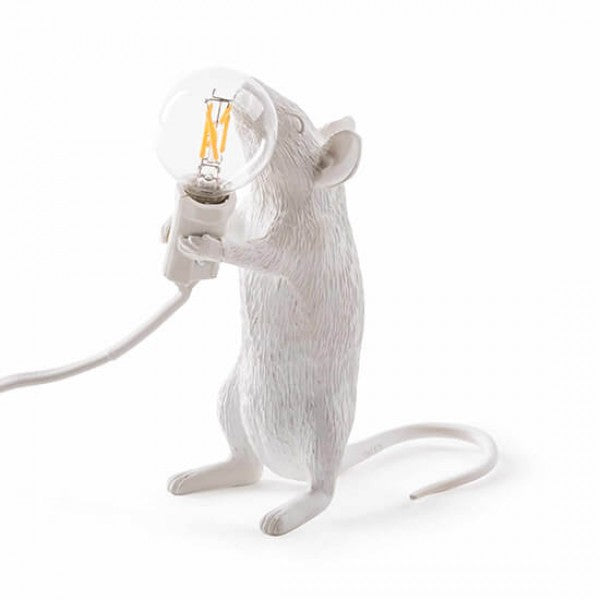 MOUSE EN PIE BLANCO